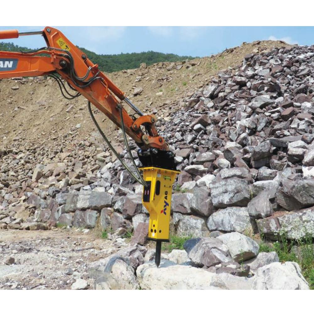 Hydraulic Breaker with reduced noise, maximized impact and minimized the bolt loosening by vibration